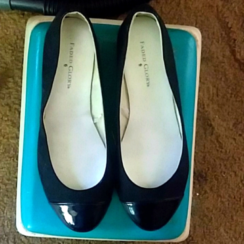 Black Faded Glory dress shoes